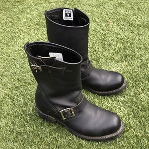 Frye black engineer boot ladies size 8
